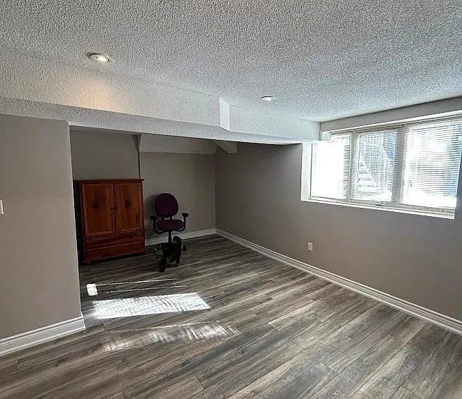 43 Littleriver Ct #LOWER — Photo 6