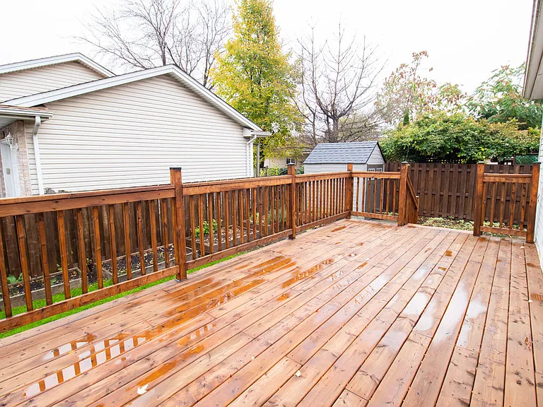 416 Niagara St — Photo 24