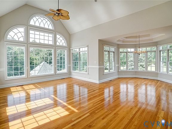 3rd image of 721 Meadow View Rdg