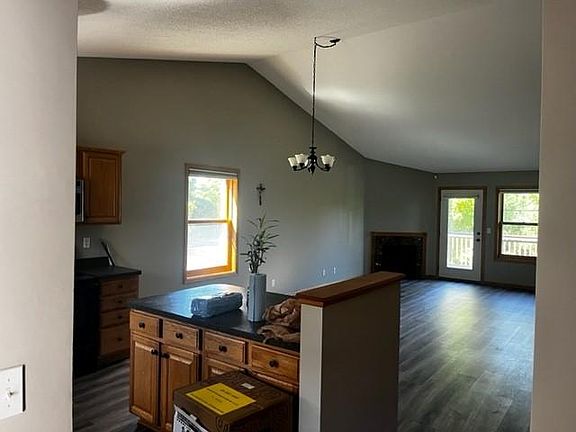 4th image of 3127 Furness Pl N