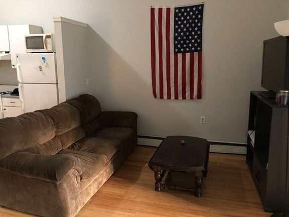 4th image of 77 Main St #2C-79