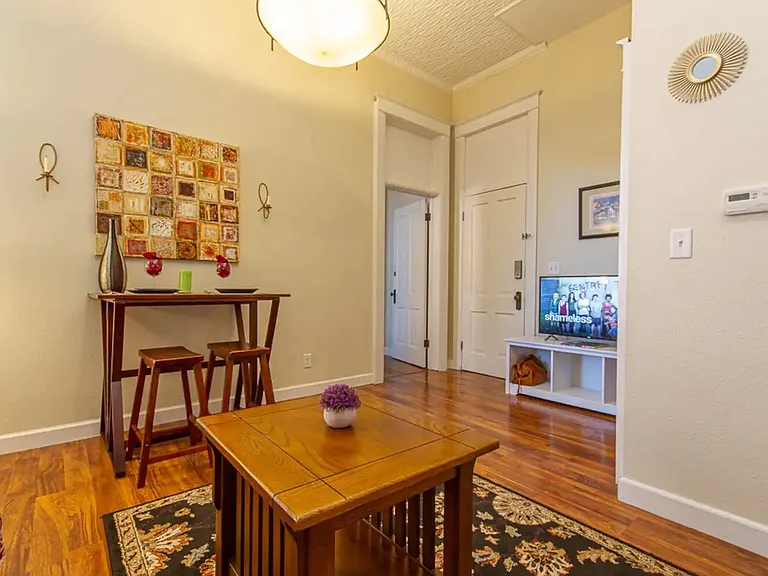 605 Bluff St #220 — Photo 6