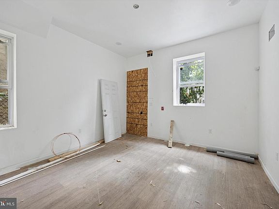 2nd image of 3208 W Diamond St