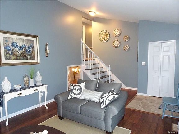 4th image of 28634 Kirkside Ln