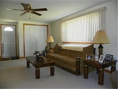 2nd image of 389 Camp St