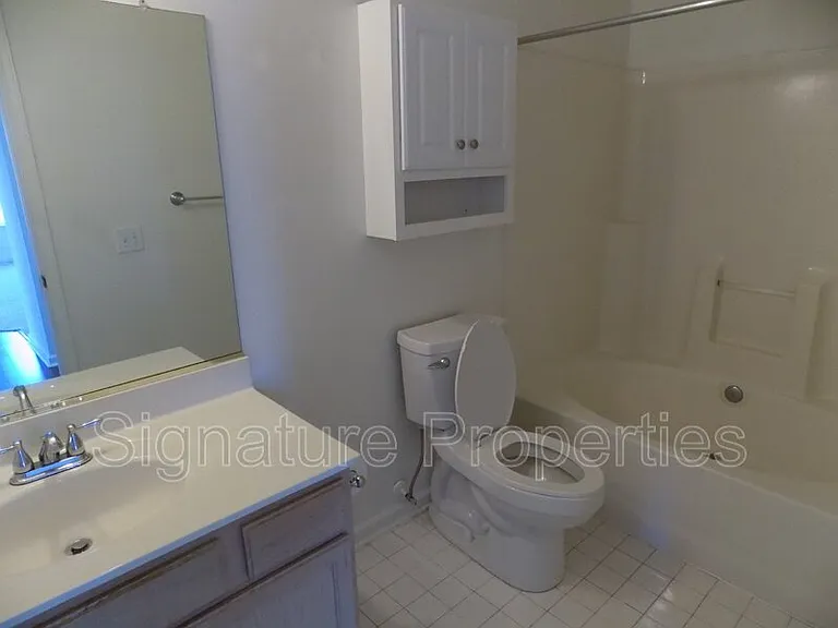 801 Brassie Ln #J — Photo 8