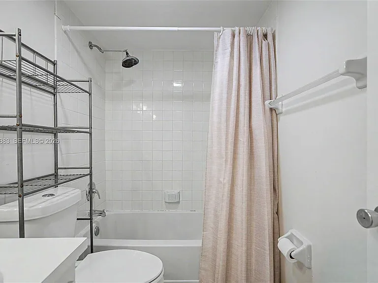9520 Seagrape Dr #205 — Photo 28