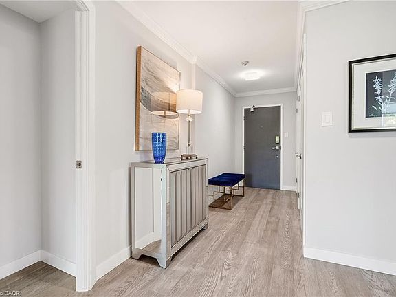 5th image of 2121 Lakeshore Rd #507