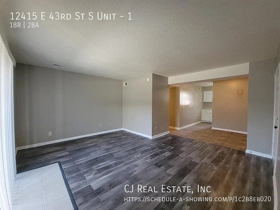 1 bed, 1.5 bath, $795 — Photo 3