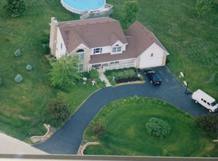 1605 Forestview Dr, Sycamore, IL 60178