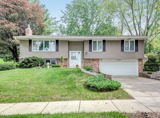 11537 River Hills Dr, Burnsville, MN 55337