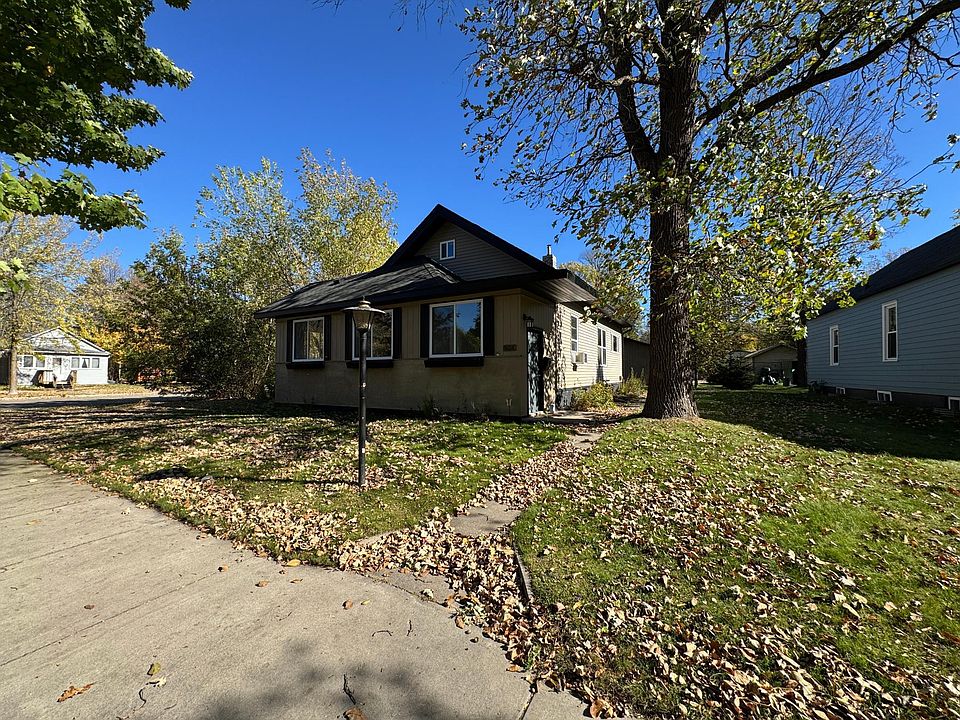 1st image of 524 NE 4th Ave