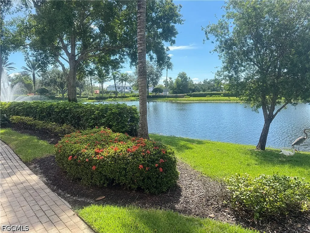 2 bed, 2.5 bath, 1480 sqft, $6,000 — Photo 2