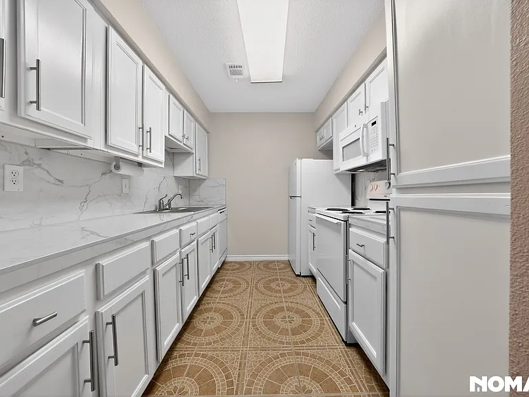 4119 Medical Dr #E203 — Photo 9