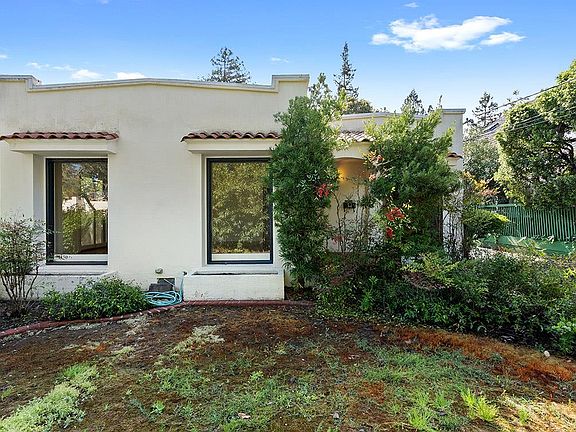 5th image of 536 Tennyson Ave