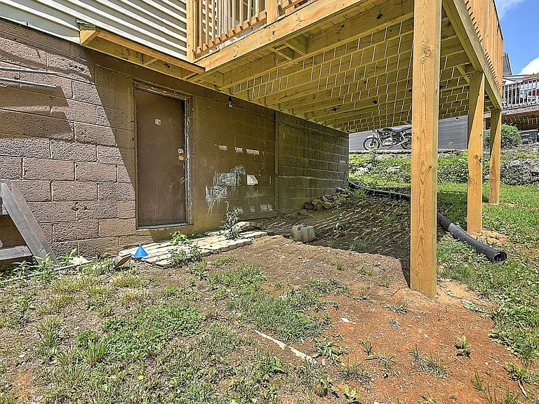2913 Ashley St — Photo 18