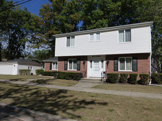 1st image of 800 N Stone Ave