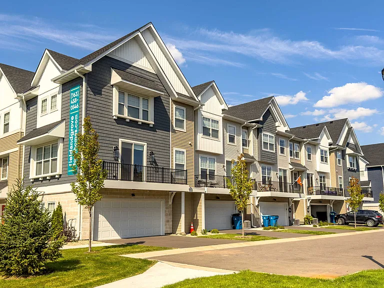 Field and Grove Townhomes of Champlin — Photo 75