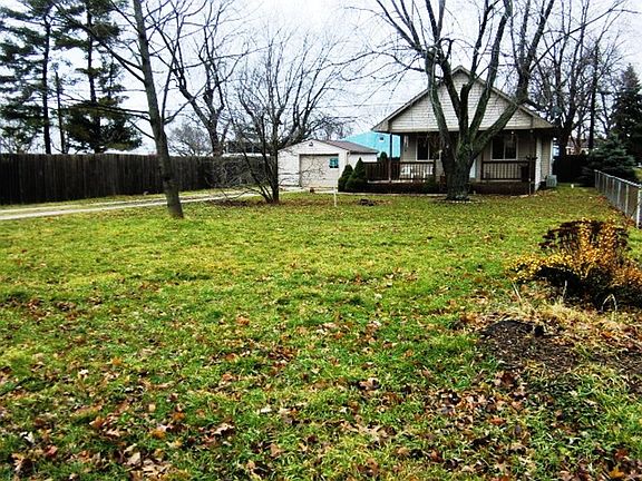 4th image of 1461 Standish Ave