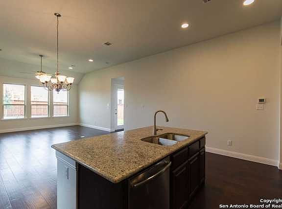 3rd image of 3047 Blenheim Park