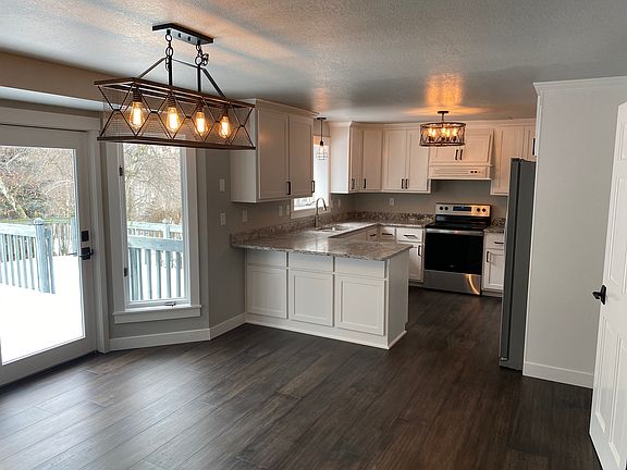 2nd image of 2476 Valley Heights Dr