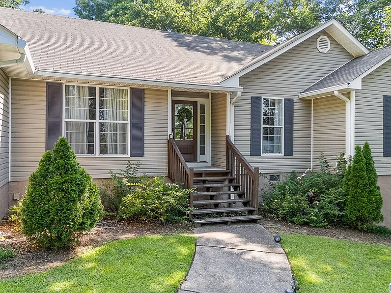3560 Great Oak Ln — Photo 2