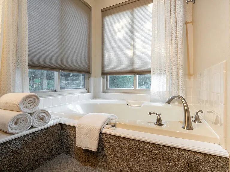Popes Valley Dr — Photo 30