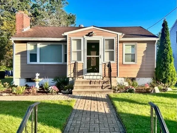 21 North Street, Plainville, CT 06062