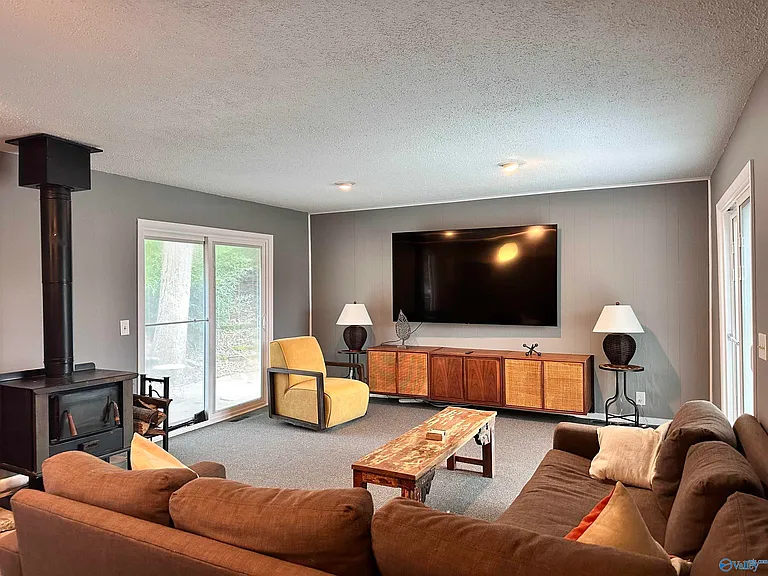 701 Fagan Springs Dr SE — Photo 4