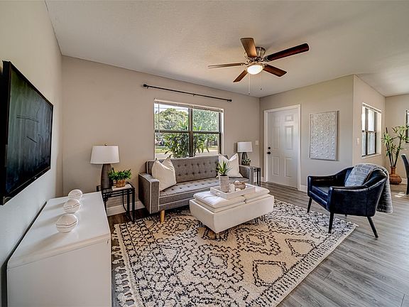 5th image of 2110 W Cluster Ave