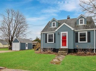 5 Pequot Ln, Ashaway, RI 02804