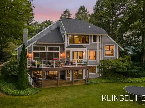 16107 Baird Ct, Spring Lake, MI 49456