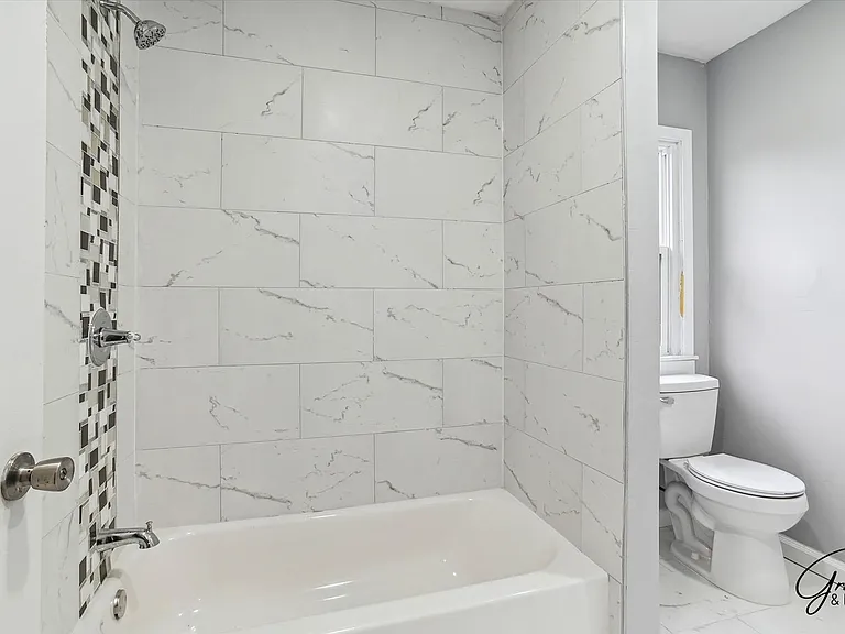 17520 Russell St — Photo 10