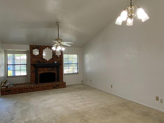 4th image of 2802 Peartree Ln