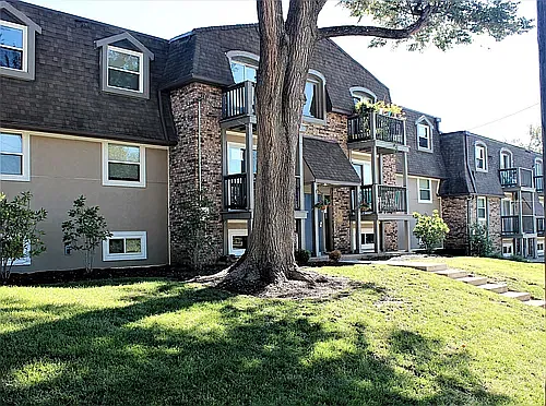 Springfield Park Apartments — Photo 1