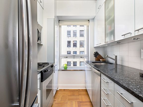 3rd image of 415 E 54th St APT 8C