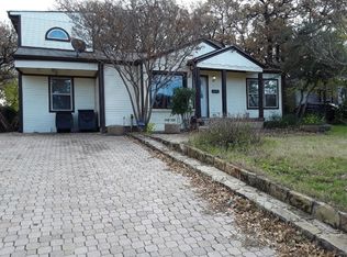 2221 Sturges Dr, Fort Worth, TX 76112