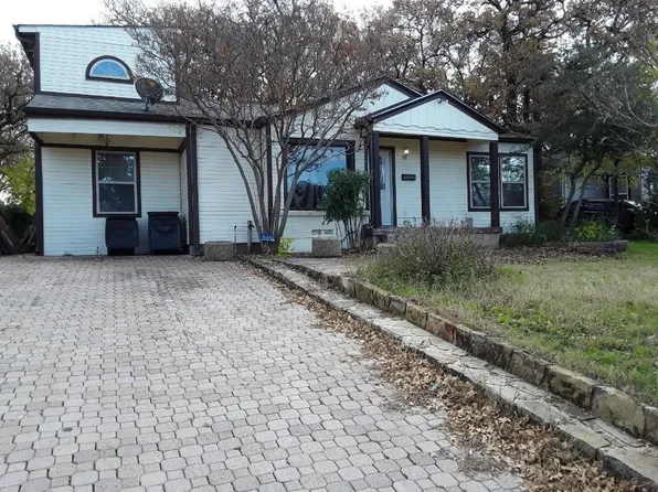 2221 Sturges Dr, Fort Worth, TX 76112