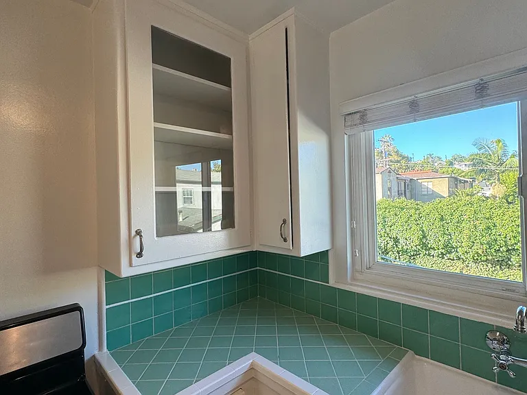 2640 Saint George St #11 — Photo 4