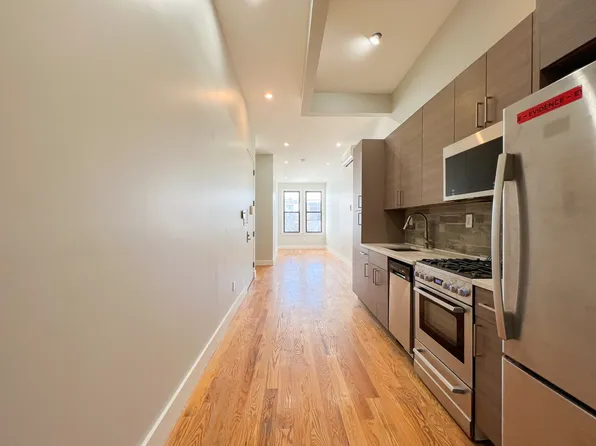 203 Highland Place image 1 of 12