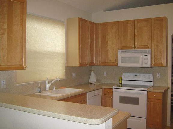 3rd image of 10009 Diamond Lake Dr