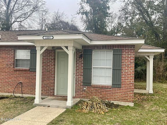 3rd image of 233 Palmetto Ln