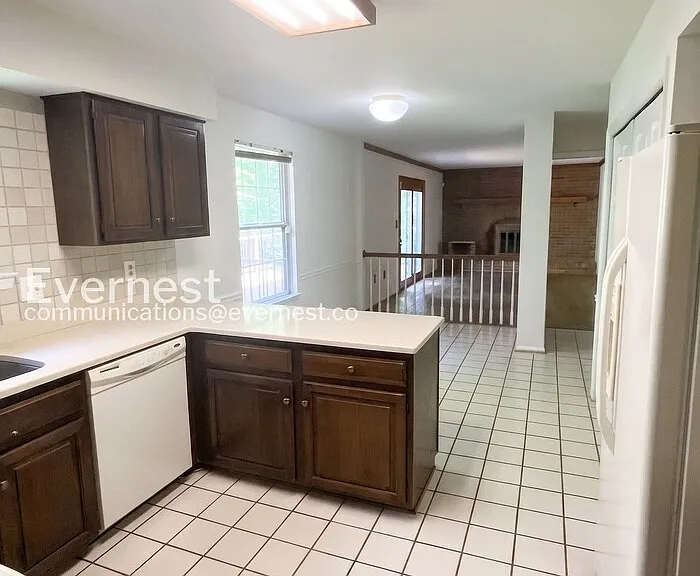 11829 Parliament Dr — Photo 6