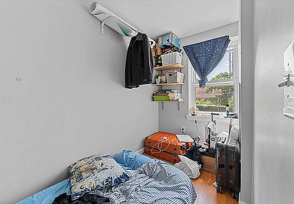 5th image of 572A Myrtle Ave Ste 3