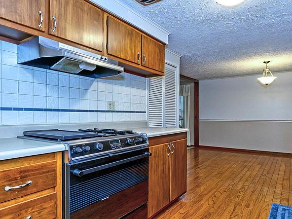 5th image of 3615 Madrid Dr