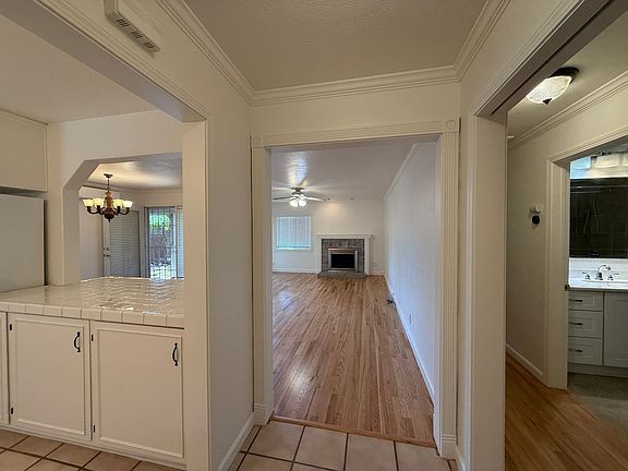 3rd image of 830 W Vine St