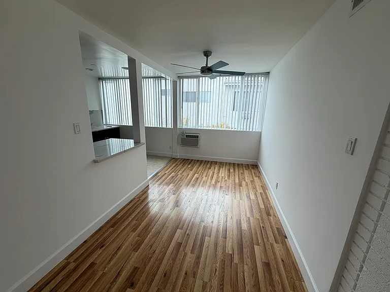 1277 Barry Ave #5 — Photo 10