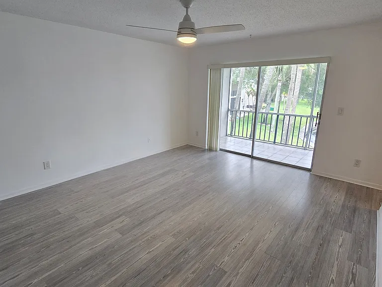 402 Dove Ln #12 — Photo 14