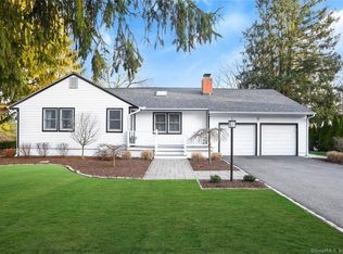 36 Rutlee Dr, Trumbull, CT 06611