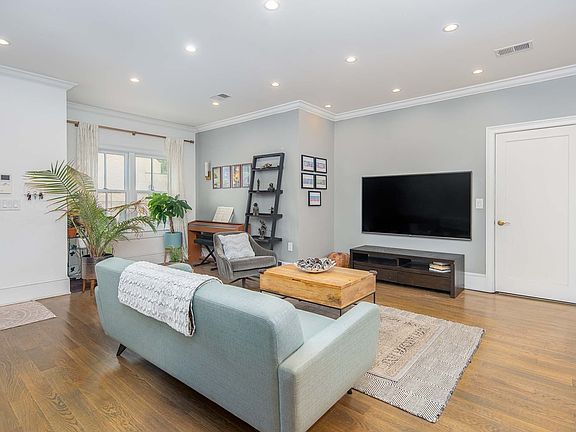 4th image of 336 7th St